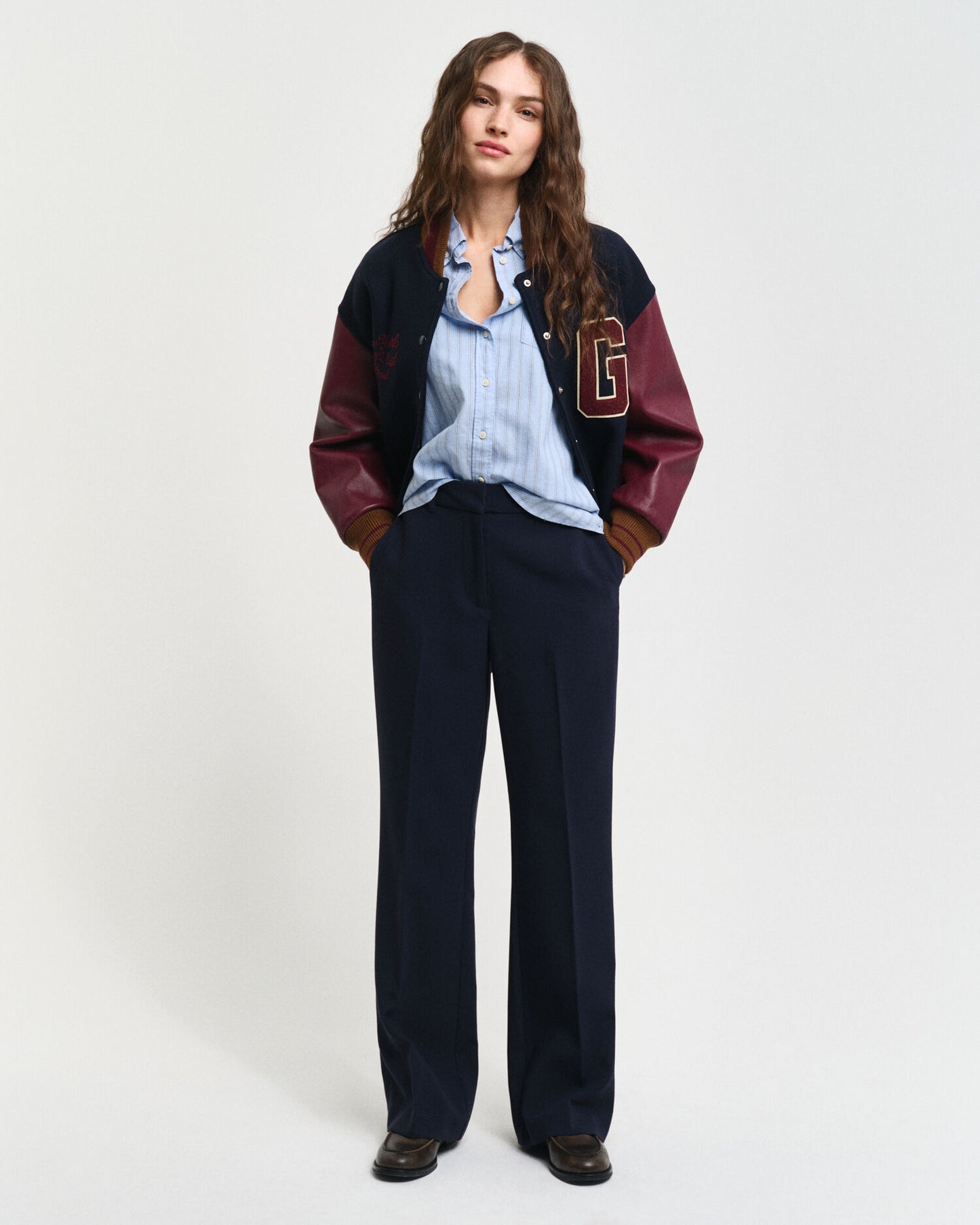 Pantalon coupe slim évasé