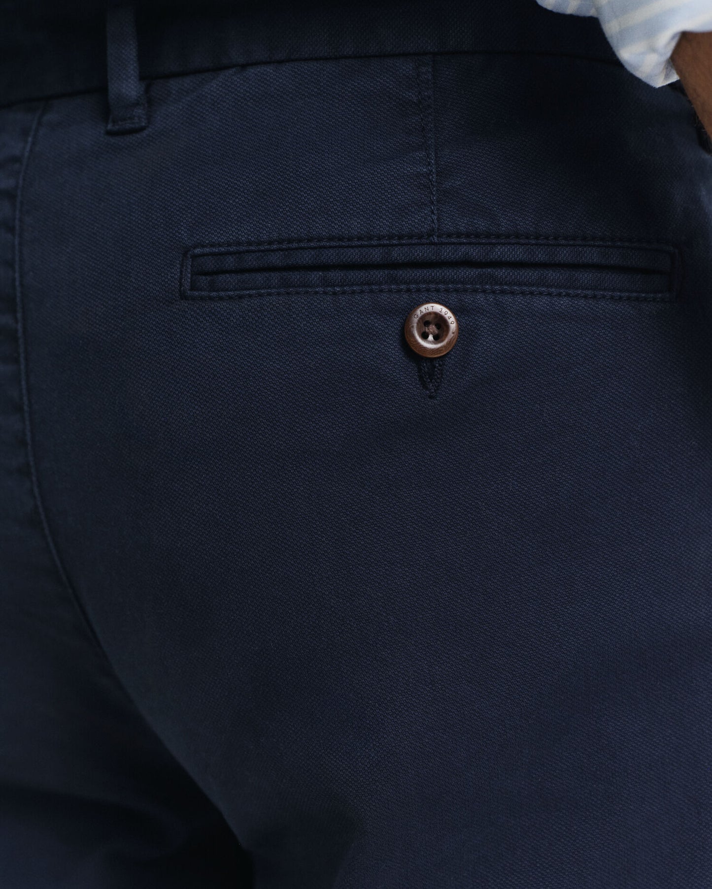 Pantalon chino structuré dobby coupe ajustée