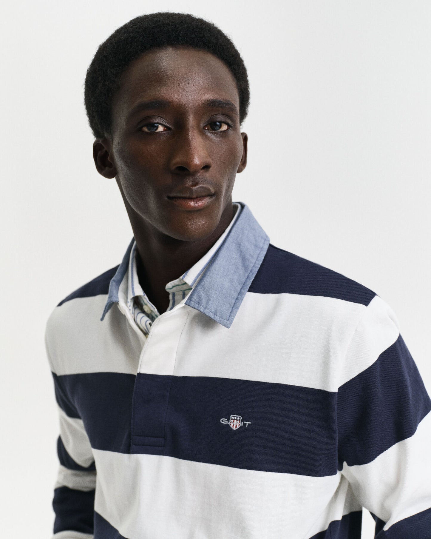 Polo rayé épais à col chambray