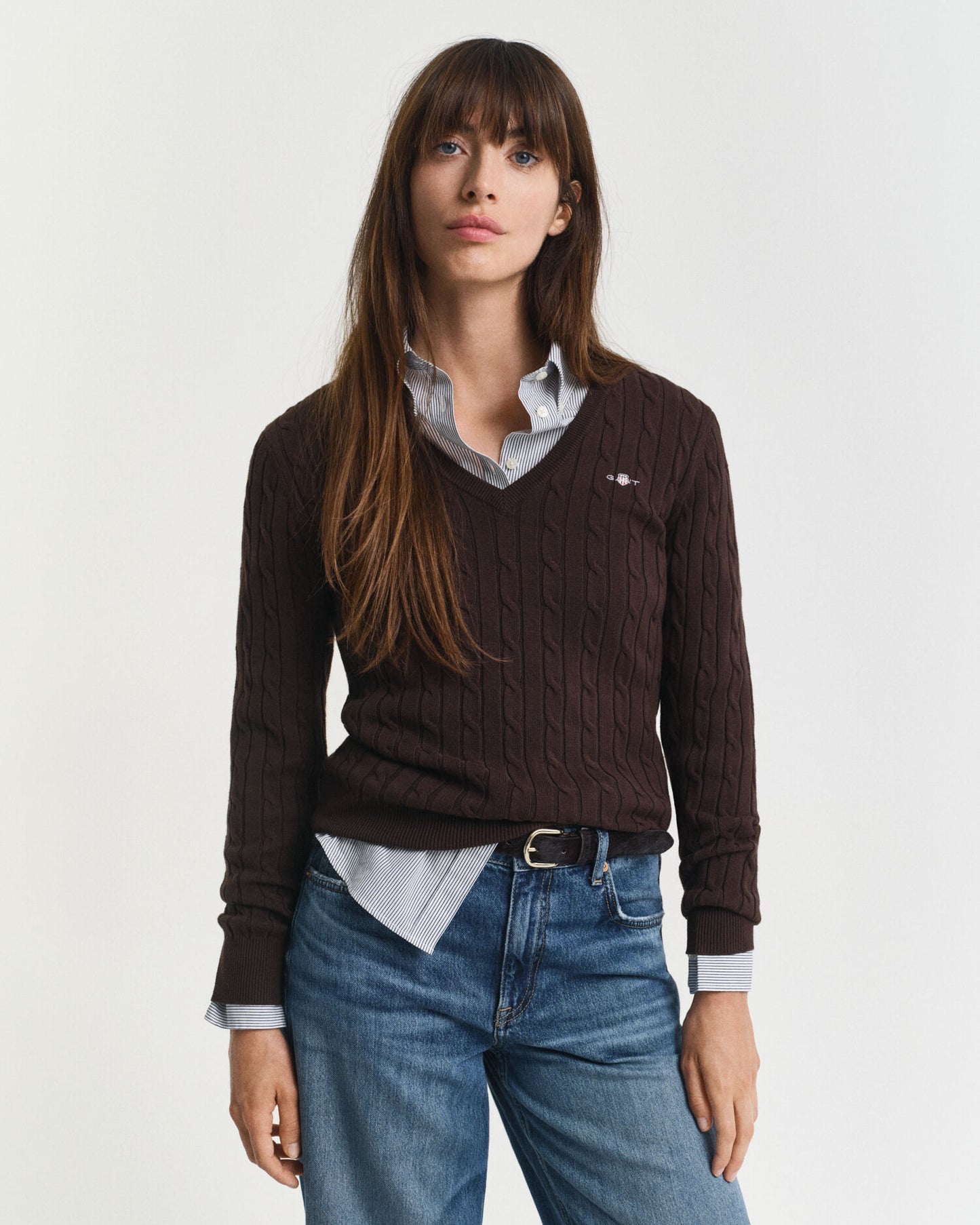 Pullover aus Stretch-Baumwolle mit Zopfmuster und V-Ausschnitt