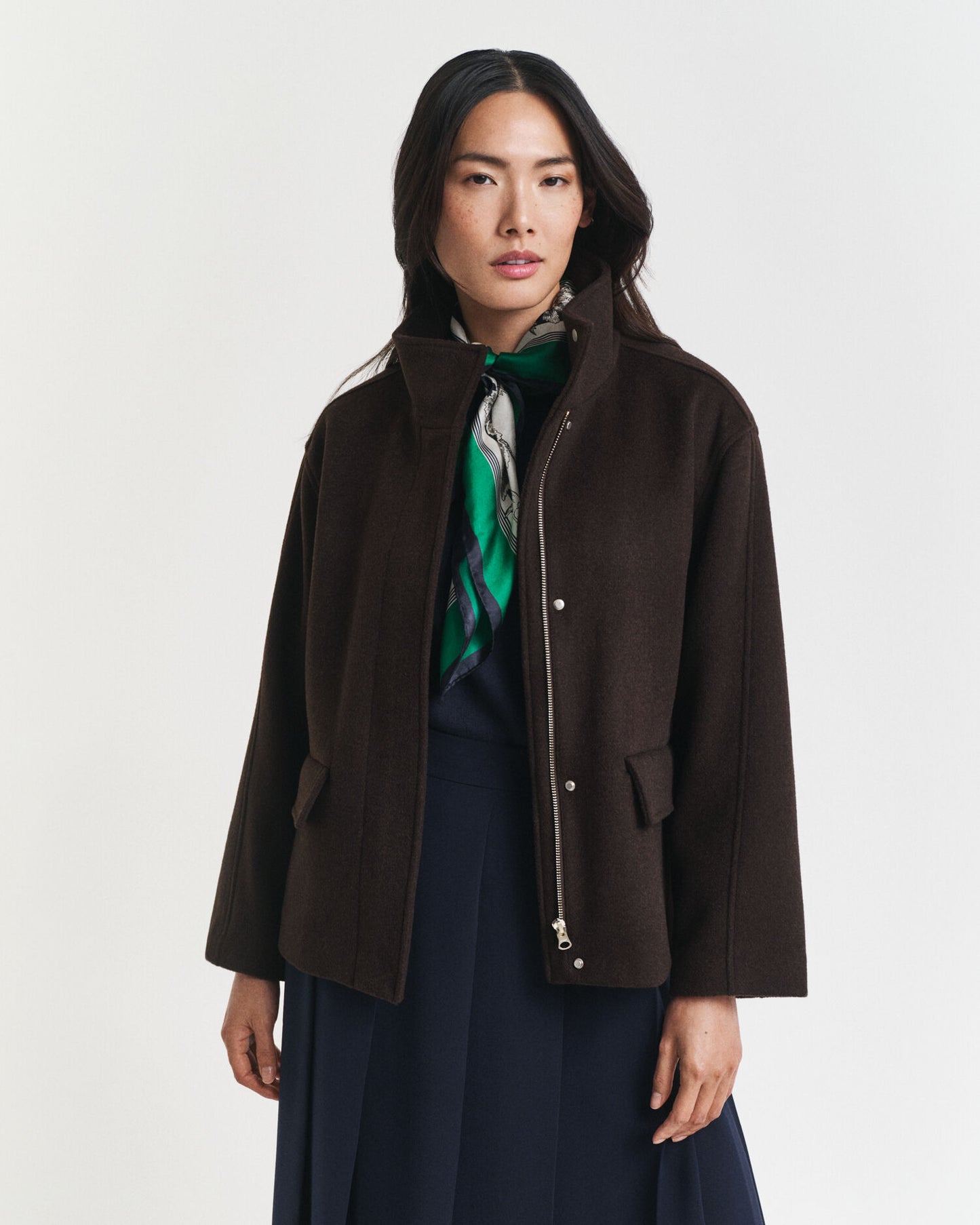 Kurze Wolljacke mit Reißverschluss