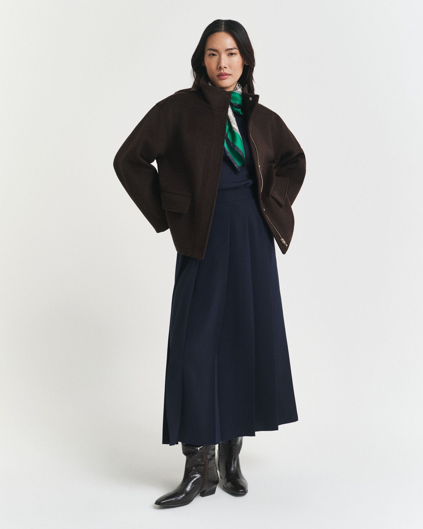 Kurze Wolljacke mit Reißverschluss