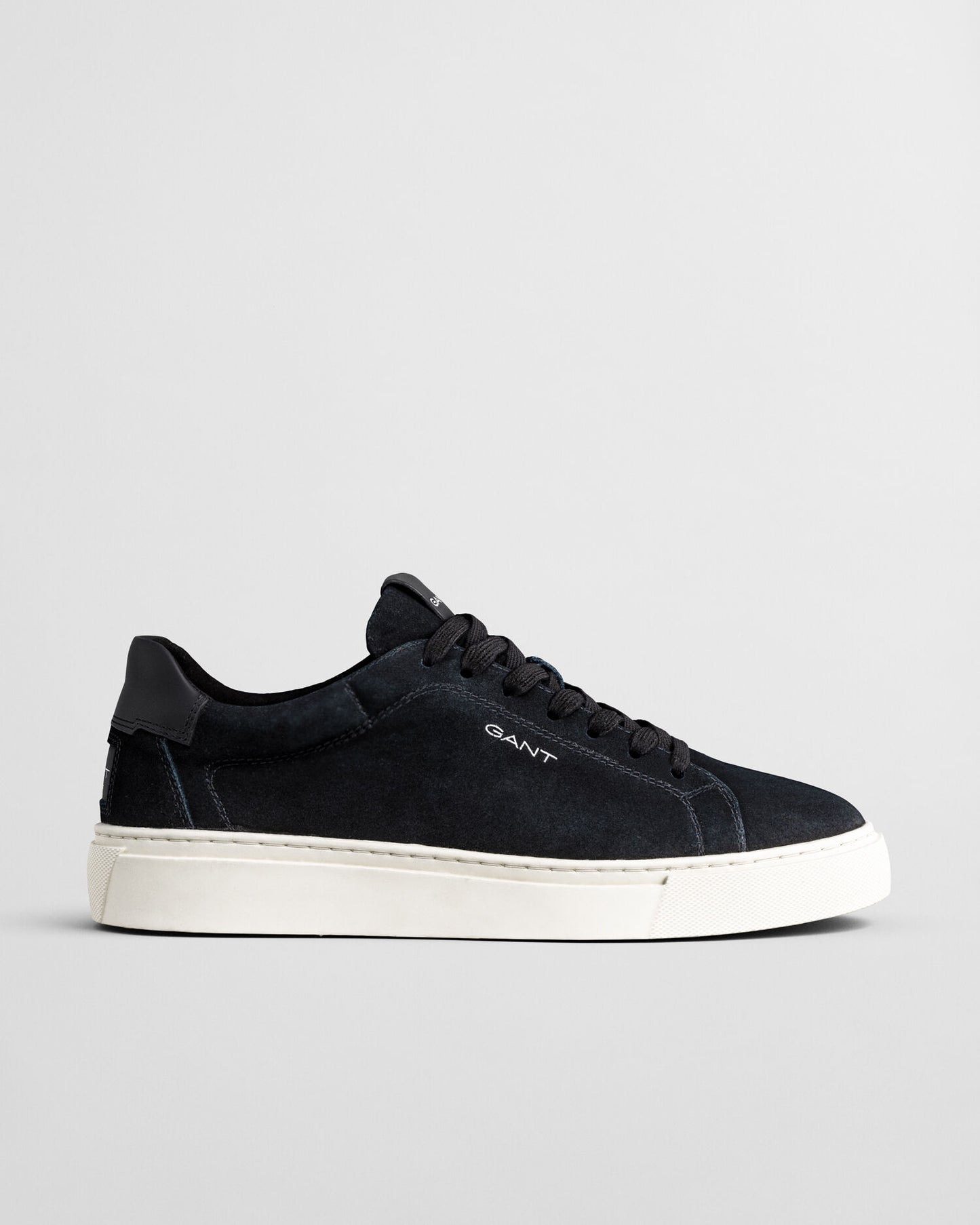 Baskets en daim McJulien