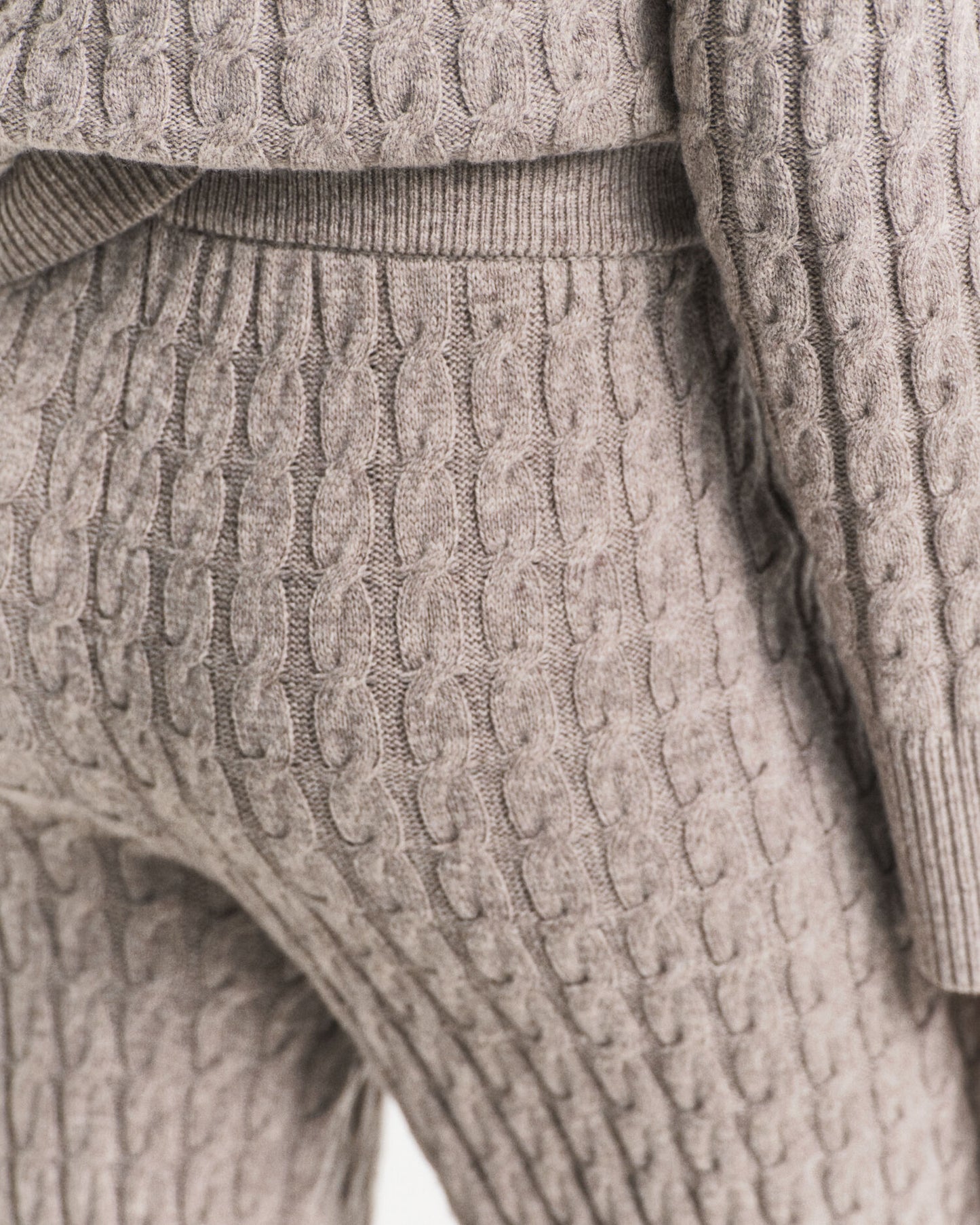 Pantalon en maille torsadée de laine