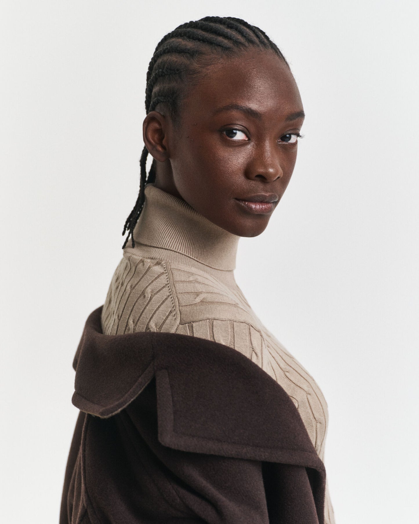 Rollkragenpullover aus Stretch-Baumwolle mit Zopfmuster
