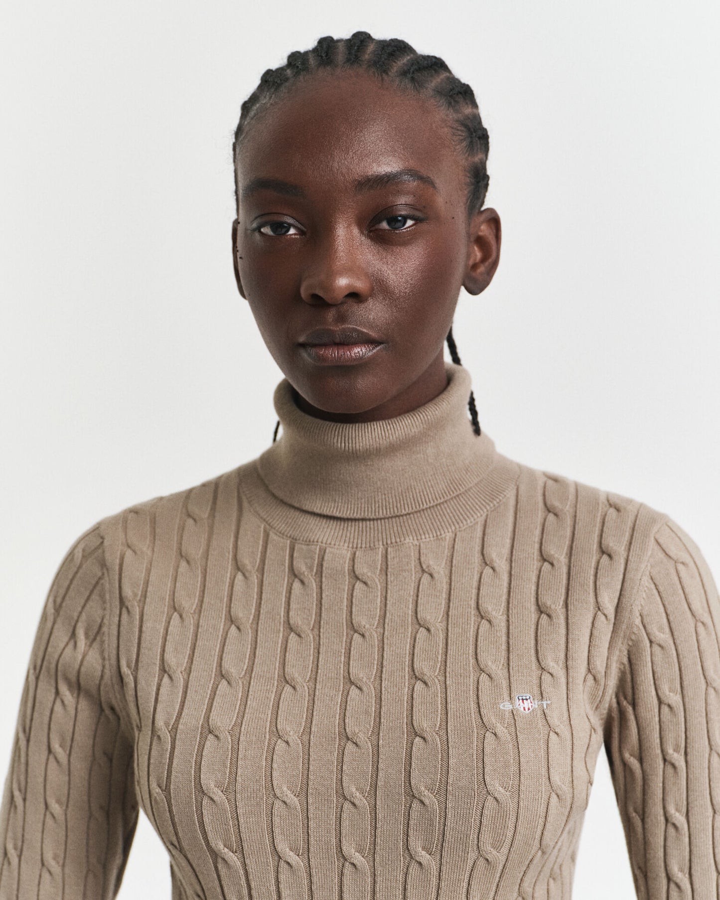Rollkragenpullover aus Stretch-Baumwolle mit Zopfmuster