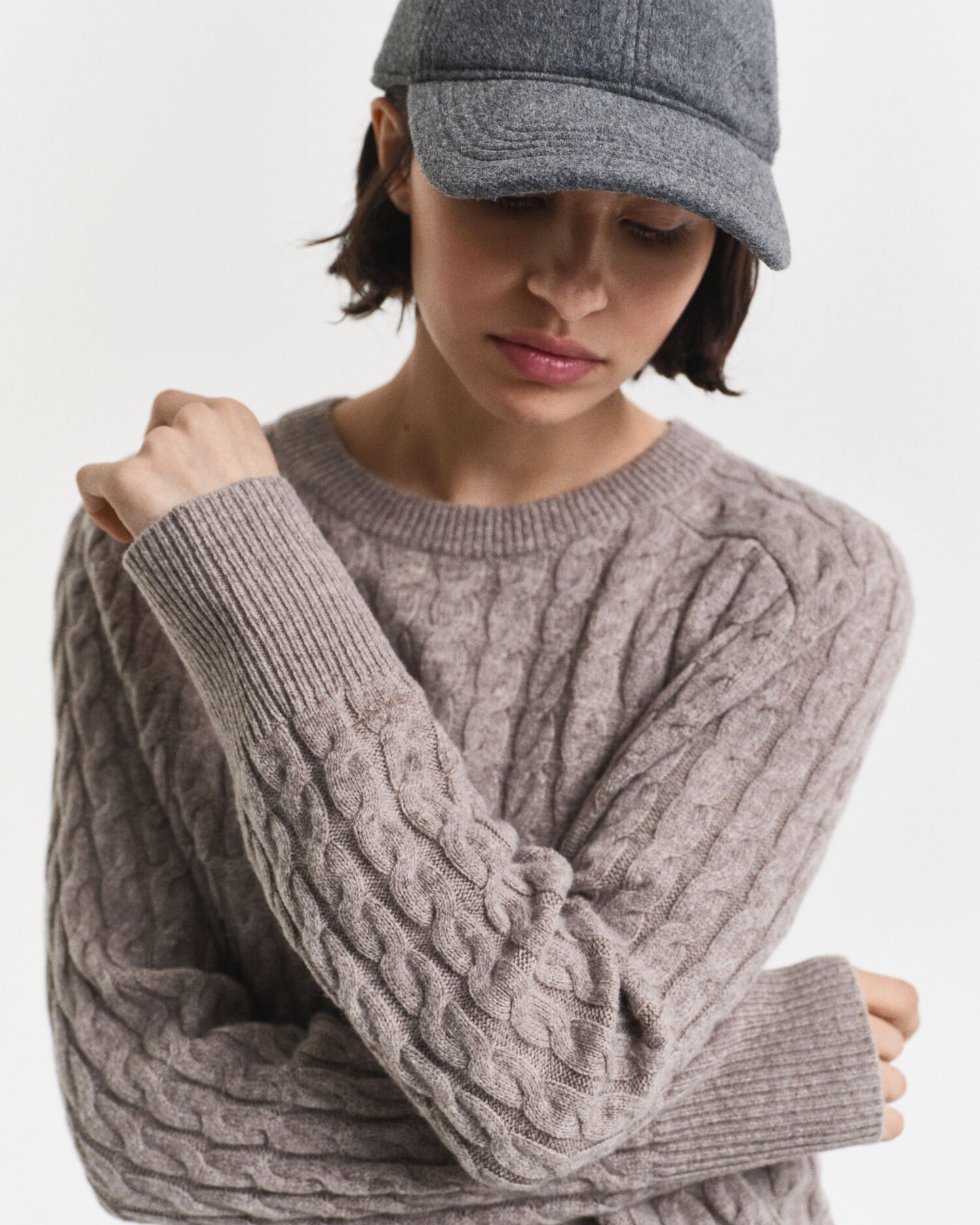 Pull en maille torsadée en laine à col rond