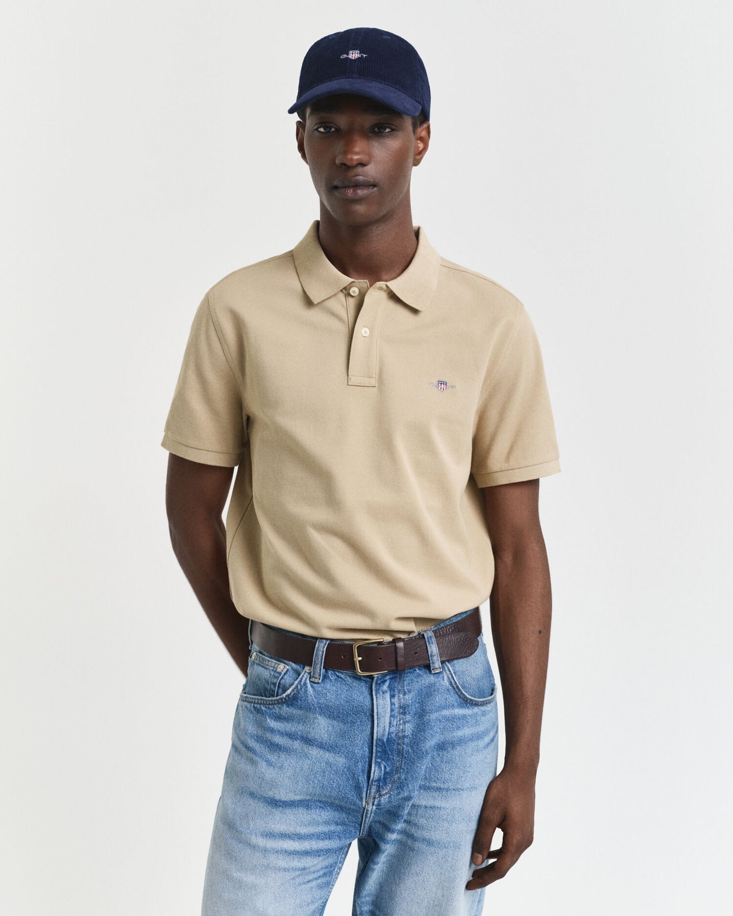 Polo piqué coupe droite avec écusson