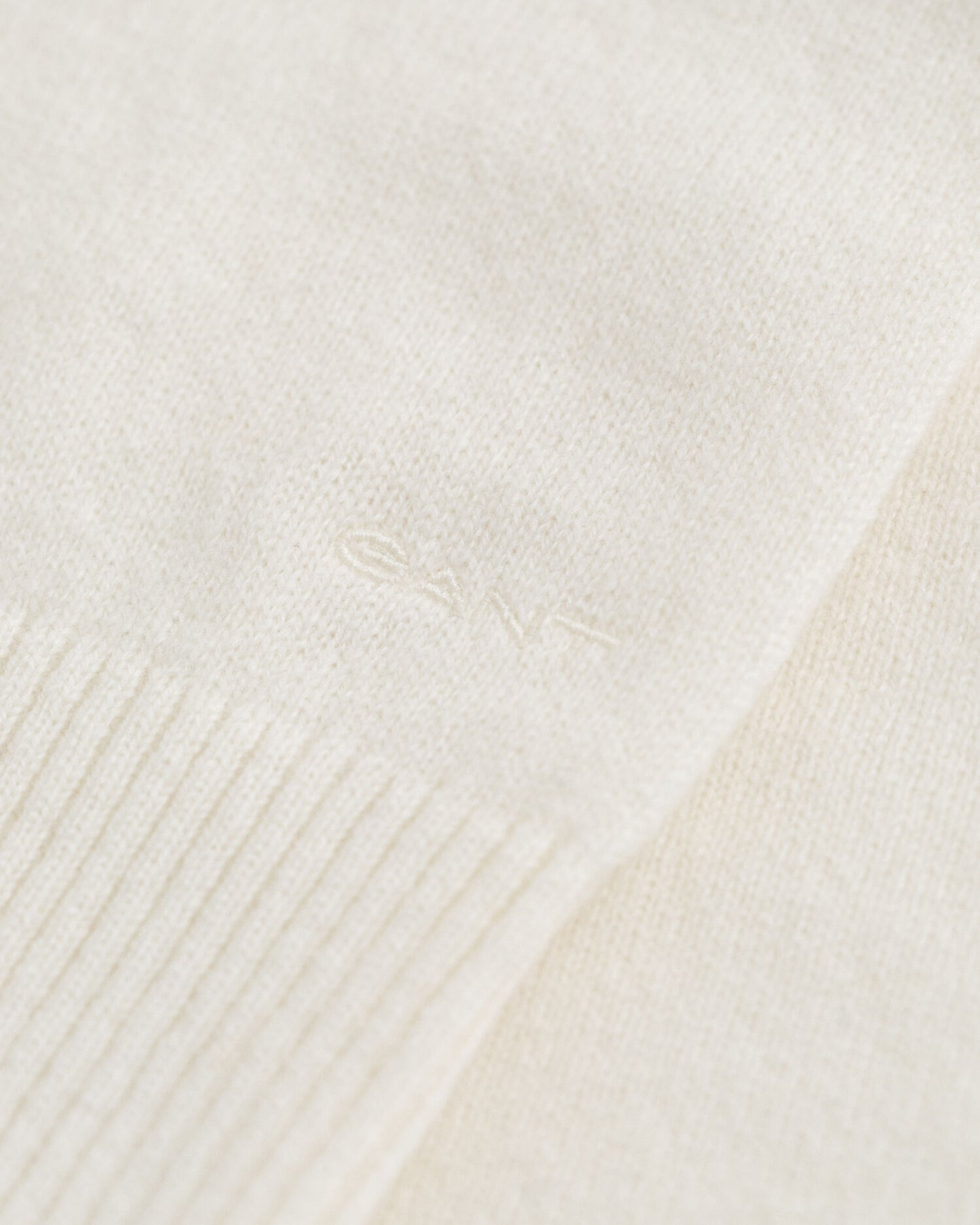 Feiner Lammwoll-Rollkragenpullover
